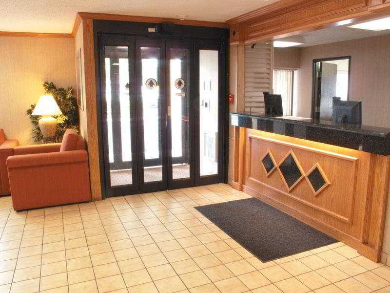 Quality Inn & Suites Milwaukee Interior foto